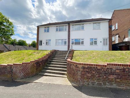 2 bedroom maisonette to rent - Photo 5