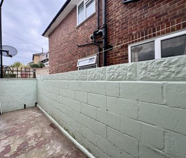St. James Road, Bexhill-On-Sea, TN40 2DF - Photo 3