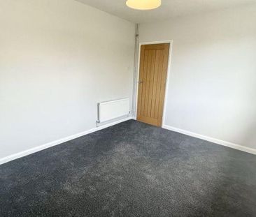 3 bedroom detached bungalow to rent - Photo 3