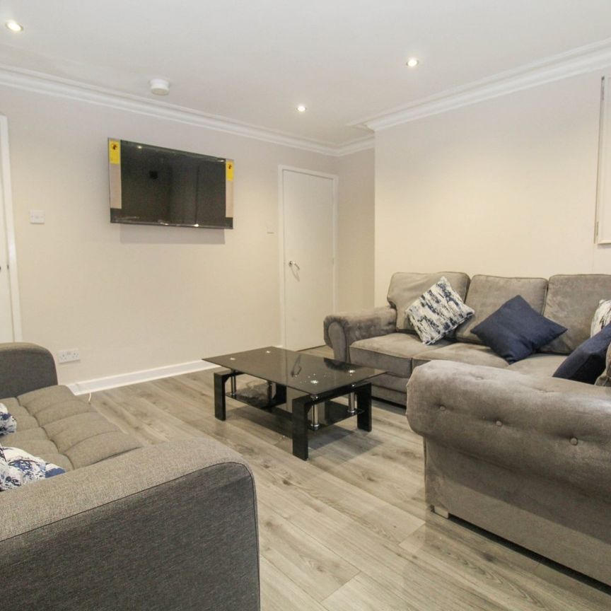 5 bedroom terraced house to rent - Photo 1