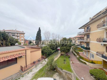 Trilocale via Trilussa 94, Centro, Albano Laziale - Photo 3