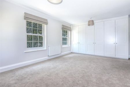 4 bedroom detached house to rent - Photo 3