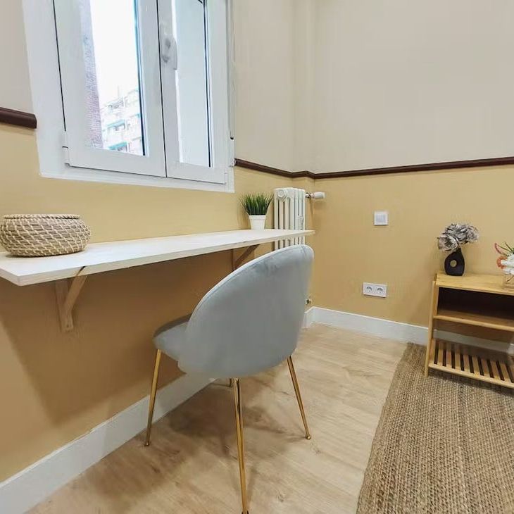 Calle Antonio Toledano, Madrid, Community of Madrid 28028 - Foto 1