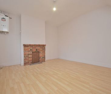 2 bedroom end terraced house to rent, - Photo 6