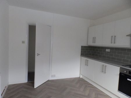 2 bedroom House To Let Total Size: 1034 SQ FT - Photo 3