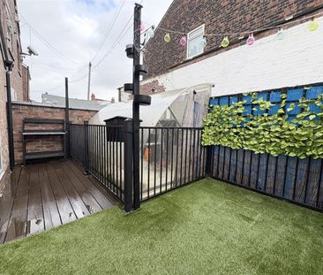 Gorton Road, North Reddish - Photo 5