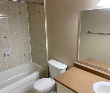 For Lease - 202 Deepsprings Crescent, Vaughan, Ontario - Photo 6