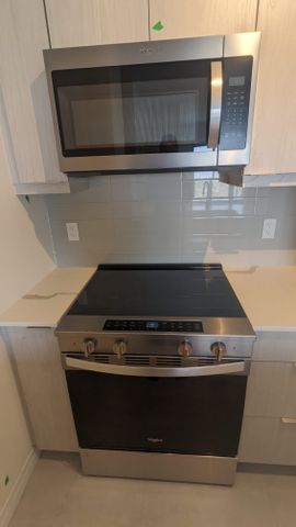 For Lease - 15 Watergarden Drive Unit# 3210, Mississauga, Ontario - Photo 2