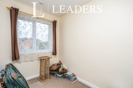 4 bedroom house to rent Arundel Drive, Fareham, PO16 - Photo 4