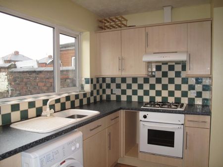 2 bedroom terraced house to rent - Photo 3