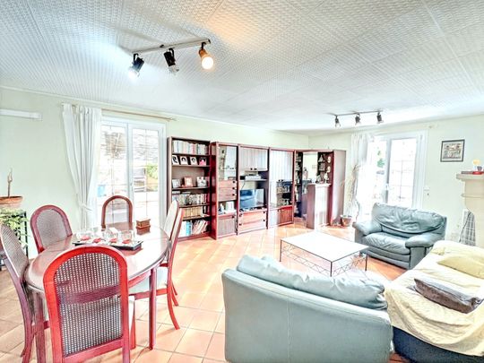 Location Maison 6 pièces 125m² ST CHAMAS 13250 - Photo 1