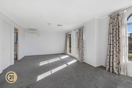 Spacious 5-Bedroom Family Home in the Heart of Cherrybrook! - Photo 2