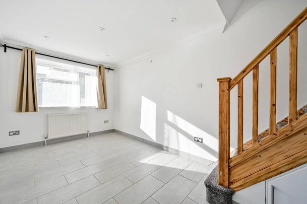 2 bedroom semi-detached house to rent - Photo 1