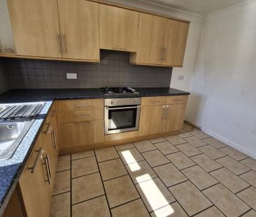 2 bedroom semi-detached house to rent - Photo 4