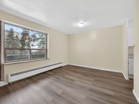 For Lease - 275 Wentworth Street Unit# 303, Oshawa, Ontario - Photo 2