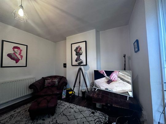 1 Bedroom Flat To Let - Photo 1