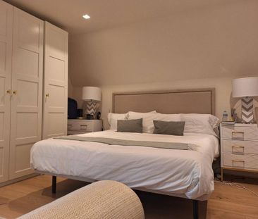 2 room luxury penthouse for rent in Madrid, Spain - Photo 6