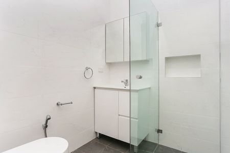 4 Thorne Avenue, Pendle Hill NSW 2145 - House For Rent | Domain - Photo 3