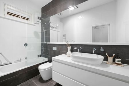 52 Radnor Street, Camberwell VIC 3124 - Apartment For Rent | Domain - Photo 5