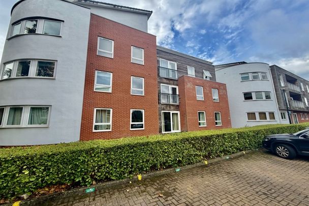 Romana Square, Altrincham - Photo 1