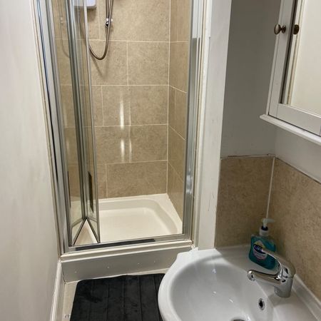 Room in a Shared House, Milner Road, B29 - Photo 3