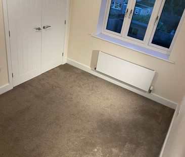 3 bed Terraced - To Let - Photo 3