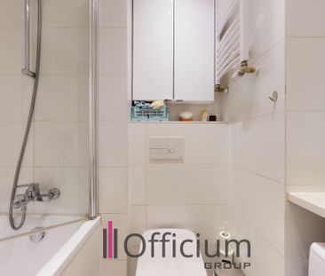 Kawalerka w kamienicy na Pradze Płd. - Photo 5