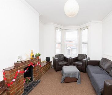 4 bedroom terraced house to rent - Photo 2