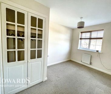 3 bedroom end of terrace house to rent - Photo 4