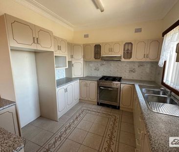 Gallipoli Street Port Kembla! - Photo 1