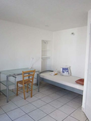 Location Appartement 1 pièce 15m² BESANCON 25000 - Photo 2