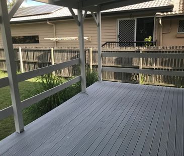 Charming Bayside Living - Photo 5