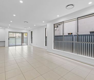 Modern family living in a premium leppington location! - Photo 1