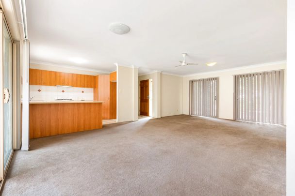 Spacious & Modern 3-Bedroom Home Opposite Parkland - Photo 1