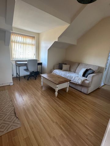 1 Bed Flat, Chorlton, M21 - Photo 3