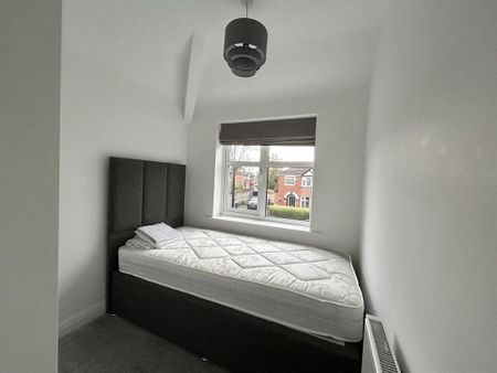 3 bedroom semi-detached house to rent - Photo 3