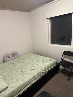 Kensington - Photo 1