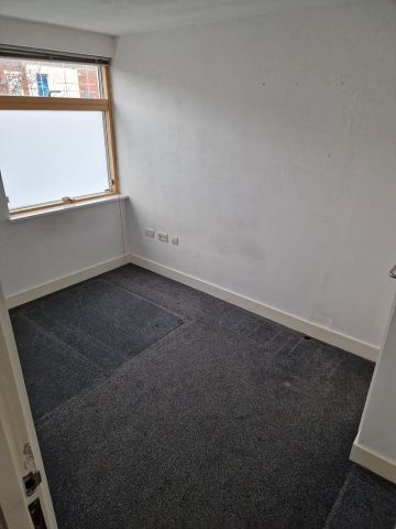 4 Bed Terraced House, Cable Yard, CV1 - Photo 4