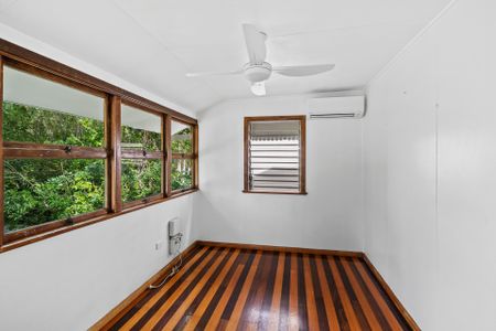 Now Available for Rent - Renovated Queenslander Close to CBD - Photo 5
