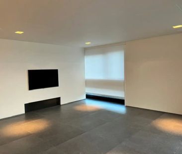 High-end appartement met frontaal zicht op de jachthaven. - Photo 1