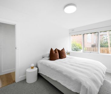 Spacious, Stylish & Perfectly Positioned - Photo 5