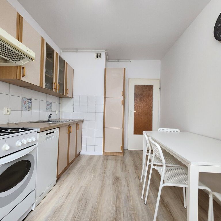 Duża kawalerka z balkonem – Ks. Pomorskich - Photo 1