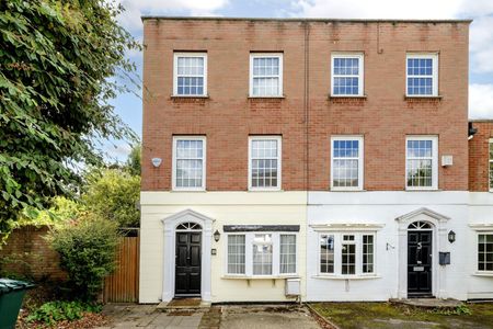 Guildown Avenue, Woodside Park, London N12 - Photo 2