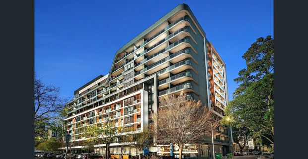 Chic Studio Living in the Heart of Vibrant South Yarra - Photo 1