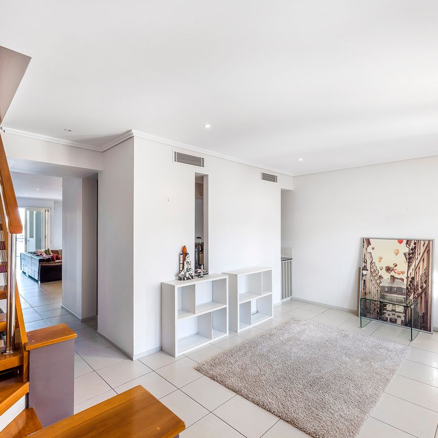 41 Watts Drive, Varsity Lakes QLD 4227 - House For Rent - $1,100 | Domain - Photo 1