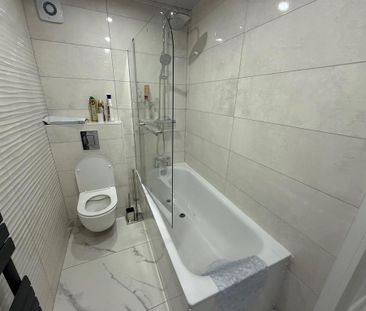 1 bedroom in a house share to rent - Photo 5