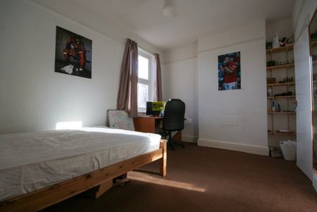 7 Gibbins Road - Photo 3