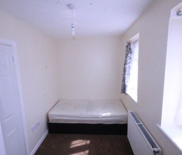 2 bedroom end of terrace house to rent - Photo 6