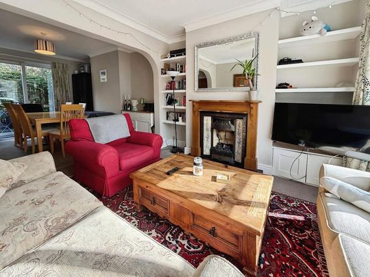 4 bedroom semi-detached house to rent - Photo 1