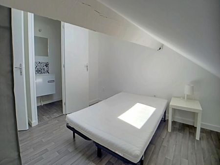 : Appartement 52.3 m² à SAINT ETIENNE - Photo 2